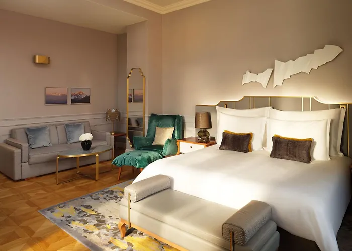 Mandarin Oriental, Hotel