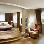 Mandarin Oriental,