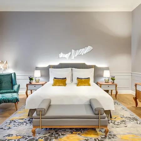 Mandarin Oriental, Hotel