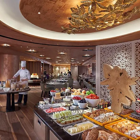 Mandarin Oriental, Hotel