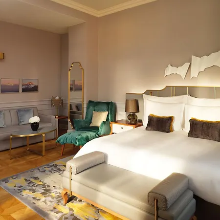 Mandarin Oriental, Hotel