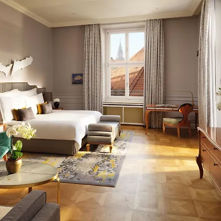 Mandarin Oriental, 호텔