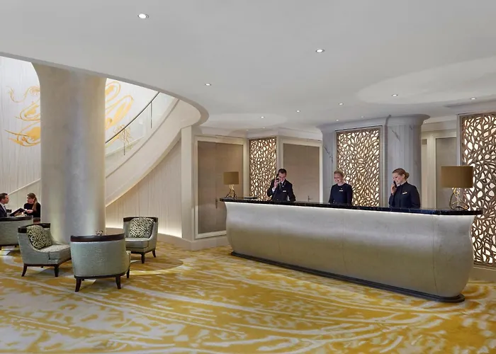 Mandarin Oriental, Hotel